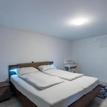 Voyage Hotel *