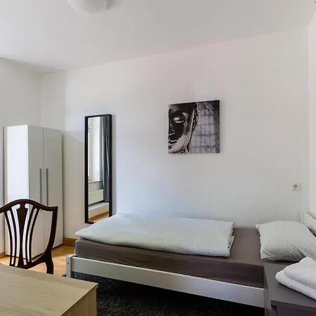 Voyage Hotel *